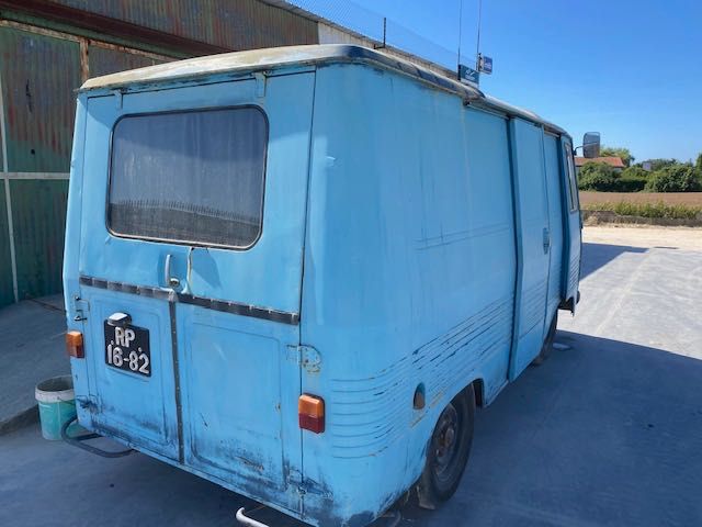 Carrinha Peugeot J7 Azul