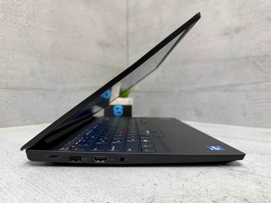 Стильний ноутбук Lenovo E15 gen2/i5-1135G7/15.6"/8gb ddr4/256gb ssd