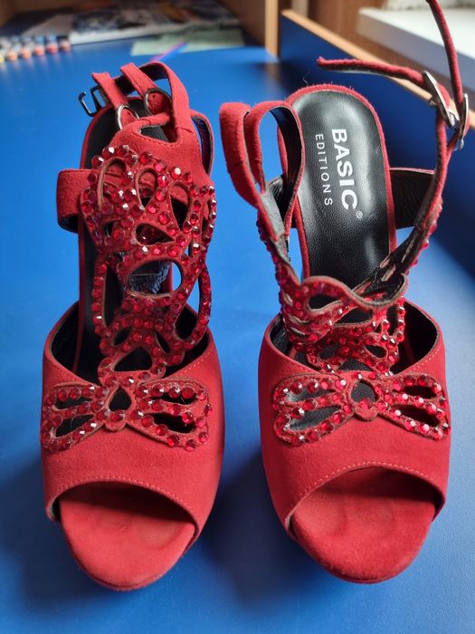 Босоножки на шпильке Basic Edition