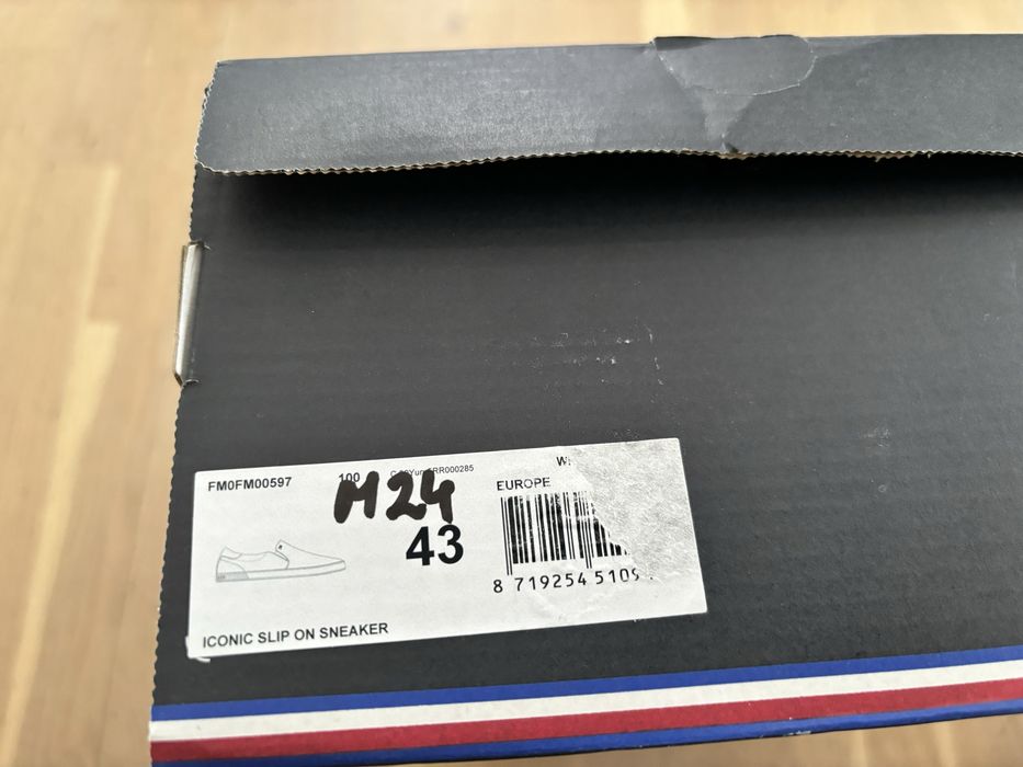Trampki wsuwane Tommy Hilfiger 43