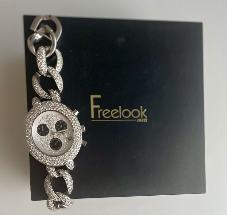 Часы фирмы Freelook