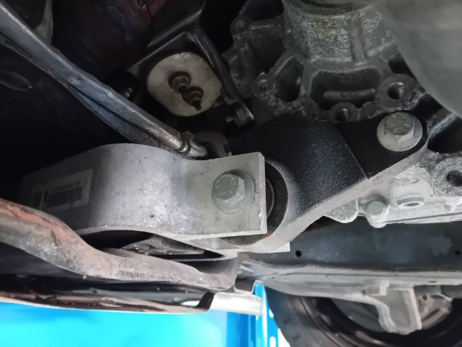 Apoio da caixa FORD Mondeo V Hatchback