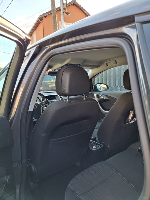 Opel astra  2012