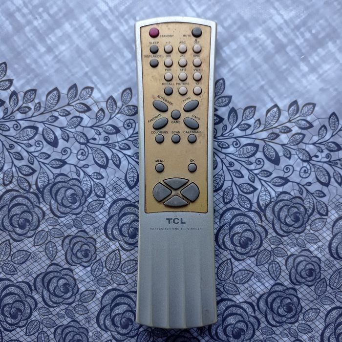 Продам телевізор TCL разом з Т2