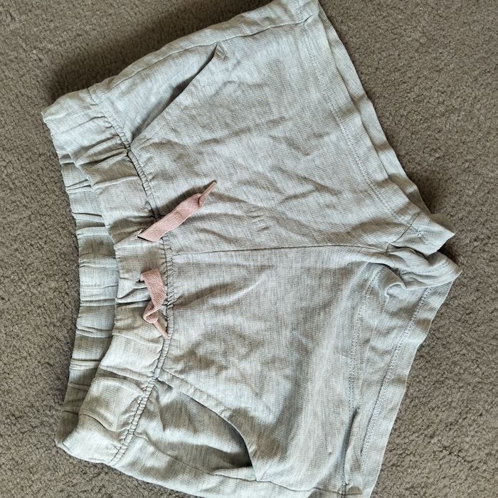Szorty, krótkie spodenki z H&M na 9-10 lat