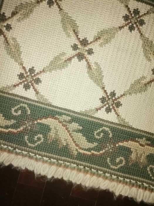 (OPORTUNIDADE) Conjunto 3 Tapetes de arraiolos (pequenos)