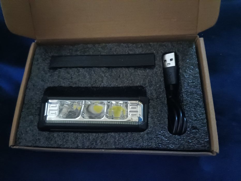 Мощный вело фонарь 3 режима.корпус алюминиевый.новый