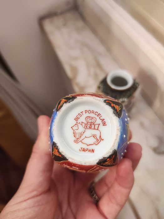 Par de jarrinhos japoneses em porcelana – 10 cm