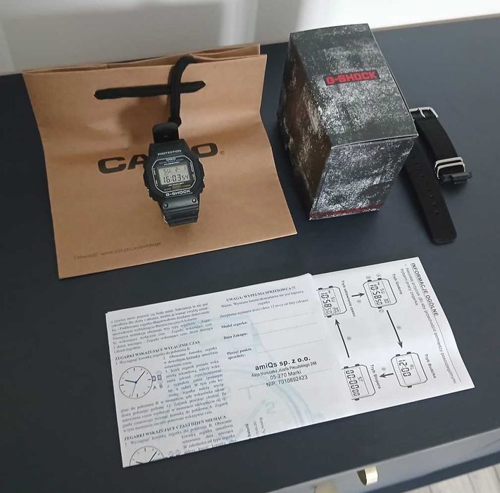 Zegarek Casio G-SHOCK DW-5600UE-1ER 20BAR + pasek cordura Casio, gwar.