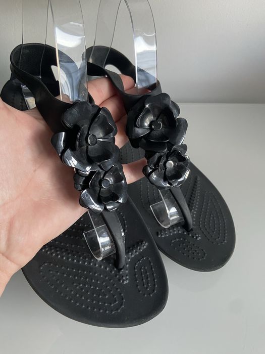 Sandały japonki Crocs Serena Embellish Flip r. 37/38 W7