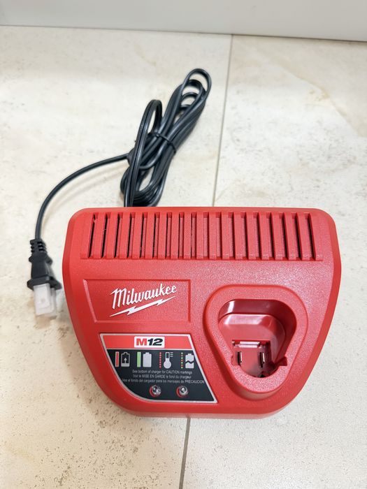 Milwaukee зарядки