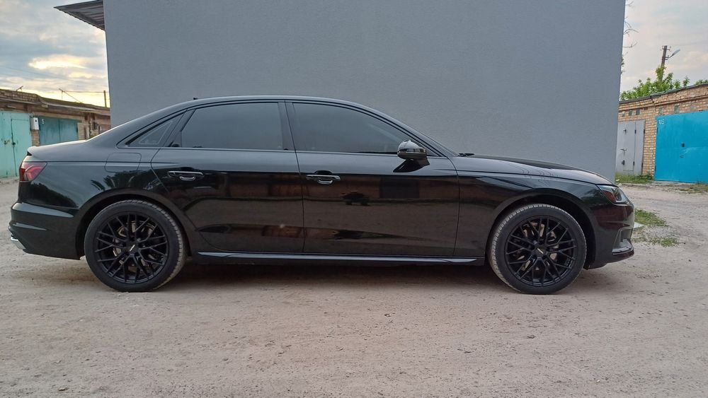 Продам Audi A4 b9 2023