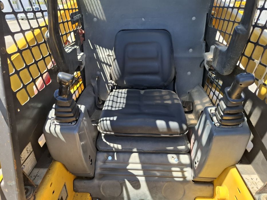 Mini carregadora Komatsu
