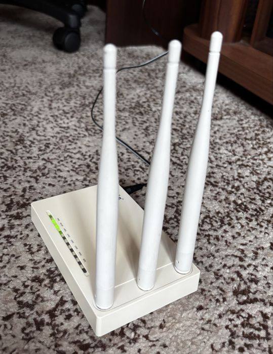 Wifi роутер Netis WF2409E