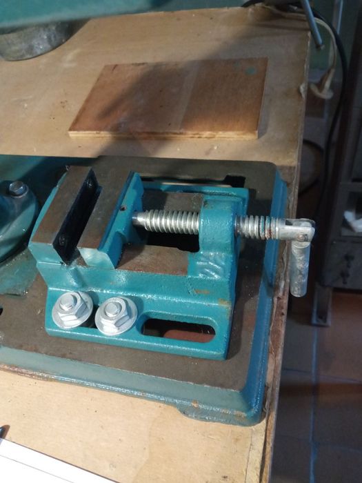 Свердлильний верстат Sturm! BD7045, 450 Вт, 16 мм, 9 швидкостей