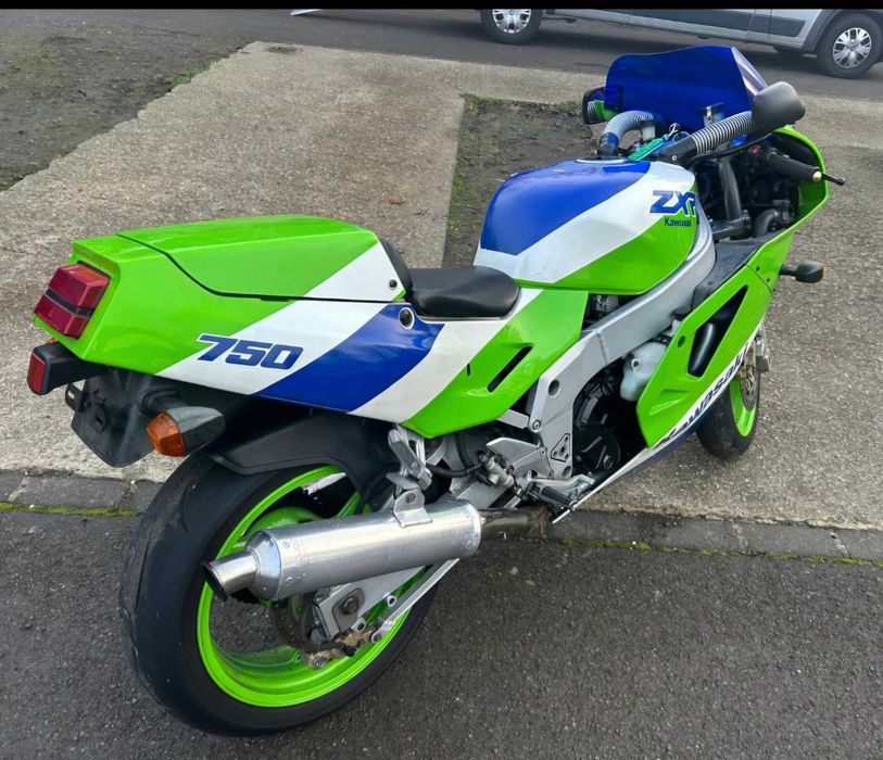 Kawasaki zxr 750 H1