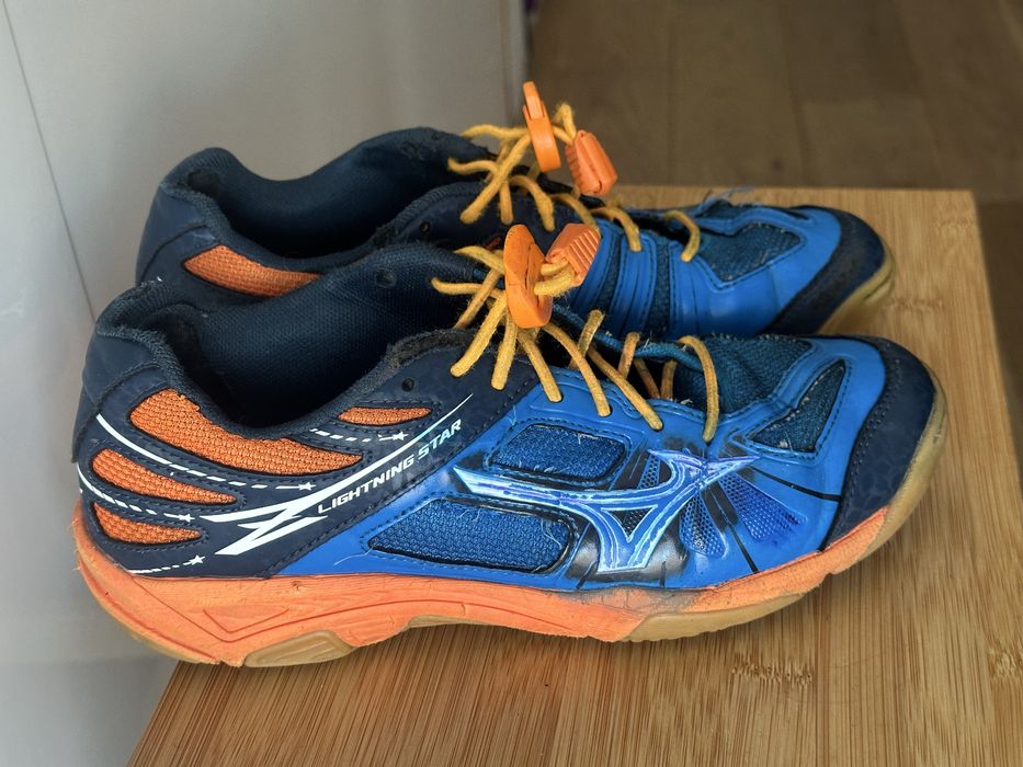 Halówki mizuno lightning Star rozmiar 35