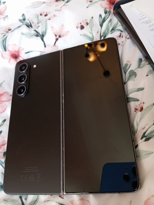 Samsung galaxy z fold 5 12/256