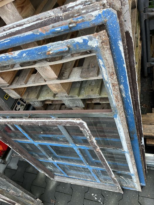 Okna metalowe, stalowe, stare, szpros,