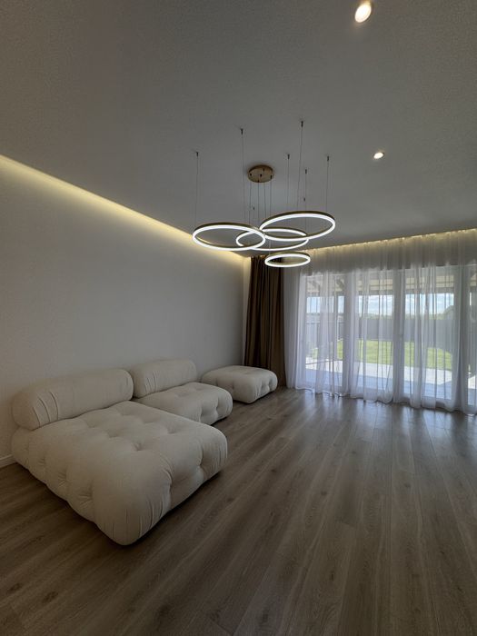 Продається Таунхаус. Новенький. Власне подвіря. 135 м.кв.