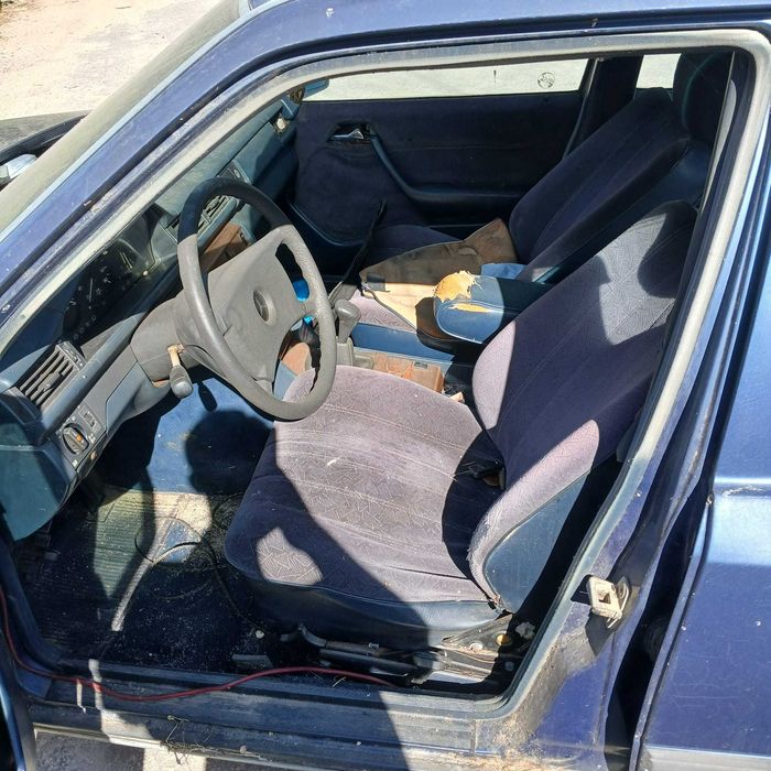 Mercedes W124 200D 2.0D de 1996 - Peças Usadas