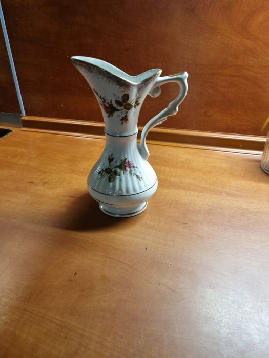 Dzbanek porcelana