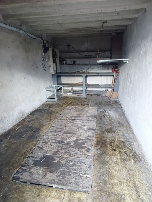 Rezerwacja - Sprzedam Garaż 18m2 ul. Zachodnia (Kanał,Prąd)