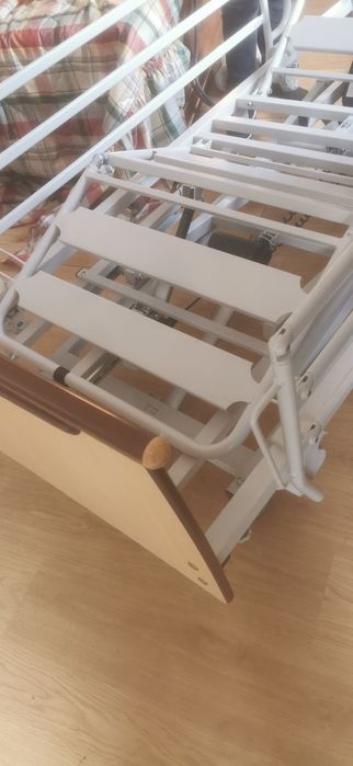 Cama hospitalar articulada eléctrica
