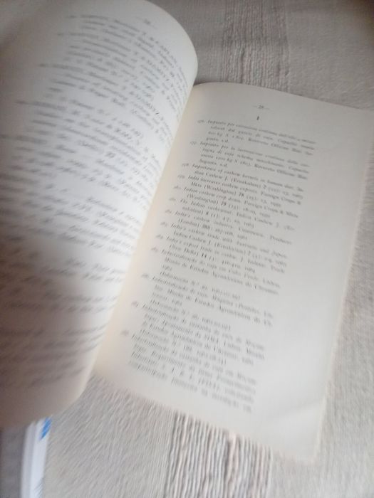 Moçambique Contribuição para uma Bibliografia do Caju