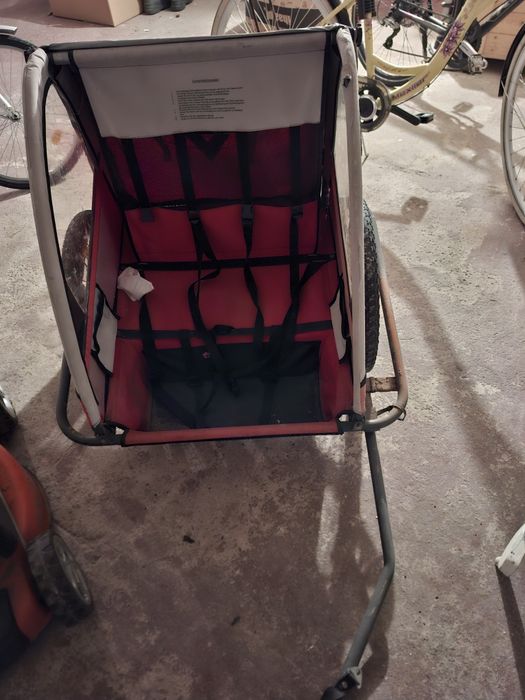 Przyczepka rowerowa dla dwójki dzieci lub jednego.