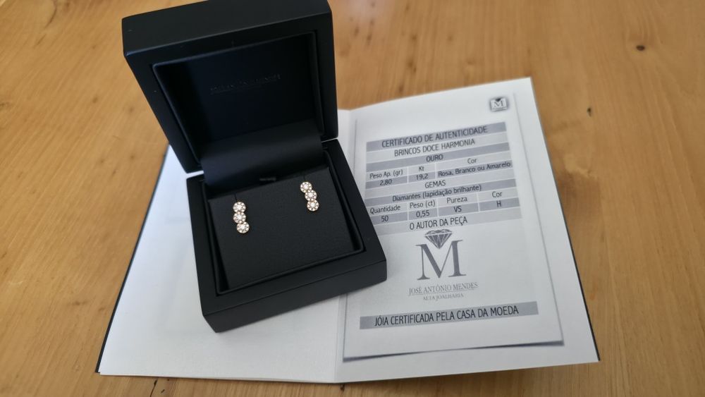 Vendo brincos de ouro rosa com diamante