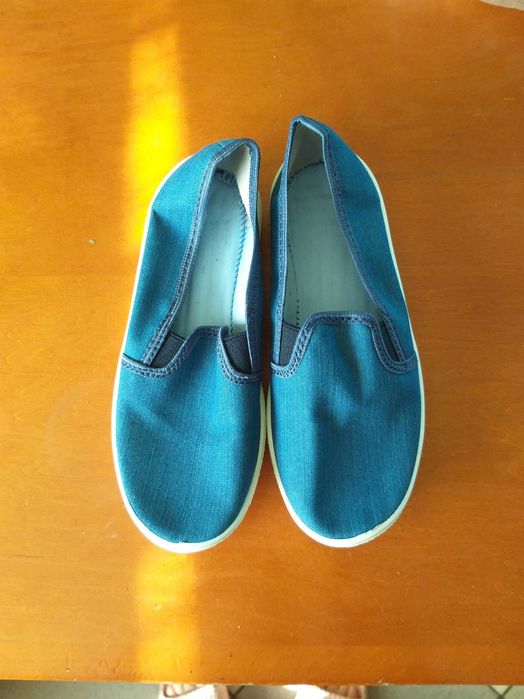 Sprzedam chlopiece buty nowe rozm.33