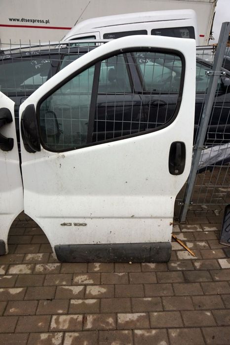 DRZWI PRZEDNIE LEWE TRAFIC II  VIVARO PRIMASTAR BIAŁY RENAULT 2001-2014