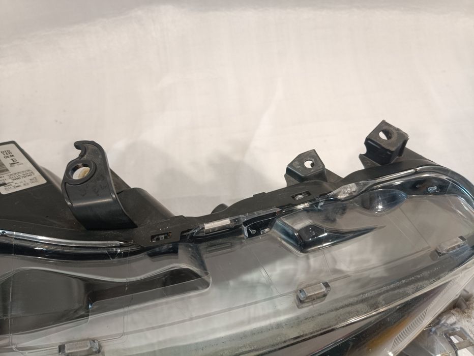 Toyota Auris II 2 lift 15- reflektor przedni prawy przód lampa FULL EU