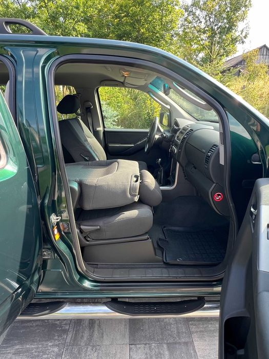NISSAN PATHFINDER 2.5 DCI doskonały stan po remoncie blacharki 7- osób