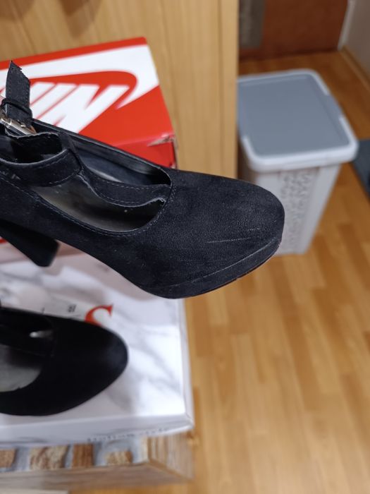 Eleganckie czółenka na obcasie