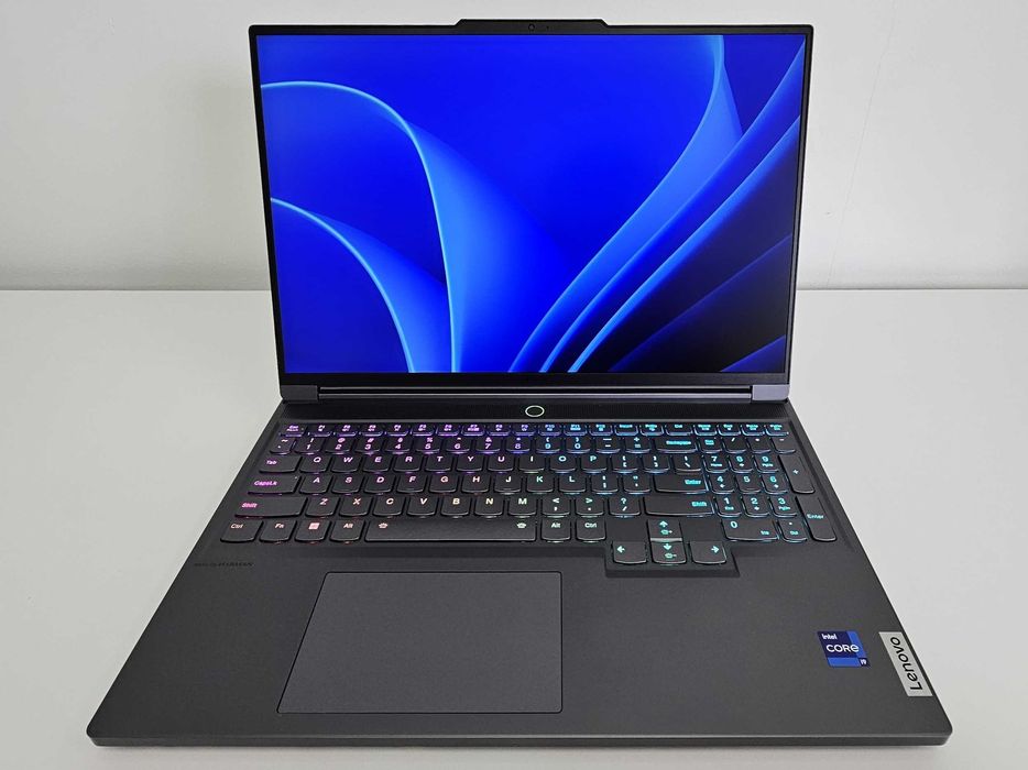 Lenovo Legion Slim 7 16IRH8 – i9 / RTX 4070 / 32GB RAM / 1TB / 16"