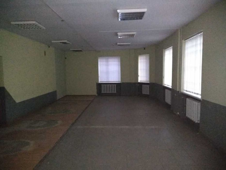 Продаж будівлі площею 810 кв / м