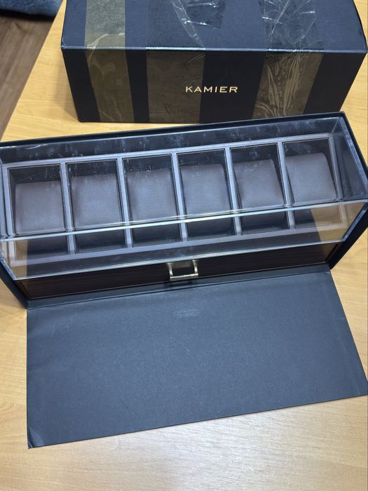 Деревʼяна скриня для прикрас, годинників