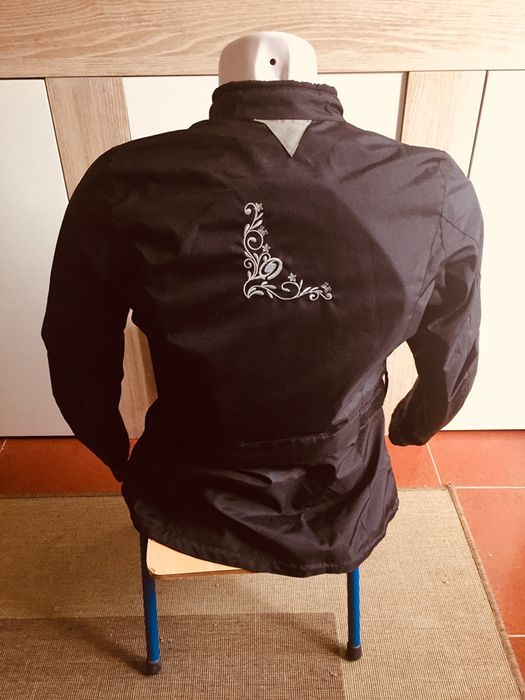 Casaco motard e capacete