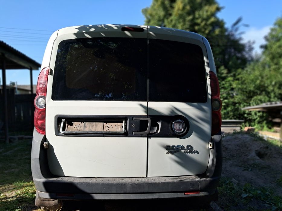 Задні двері фіат Добло 263