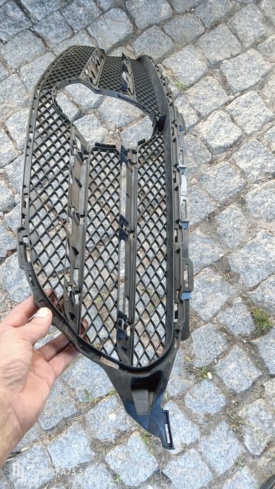 Grelha Mercedes w205 classe C 2016