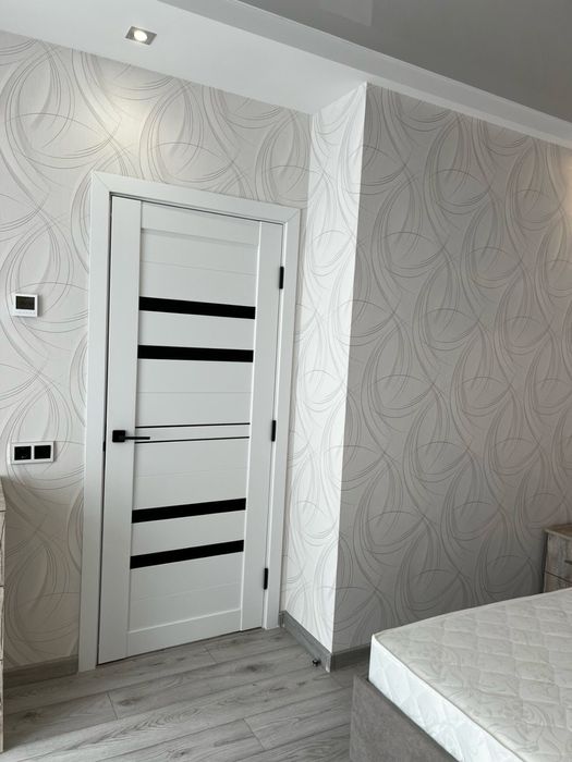 Однокімнатна квартира з ремонтом в обжитій новобудові! ЦЕНТР