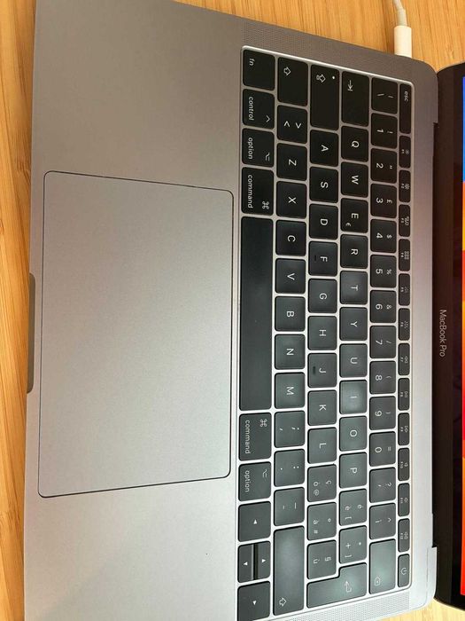 MacBook Pro 13” (2017) – i7, 16GB RAM