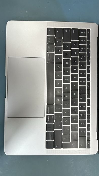 MacBook Pro 13” 2017 – Intel Core i5 | 8GB RAM | macOS Ventura
