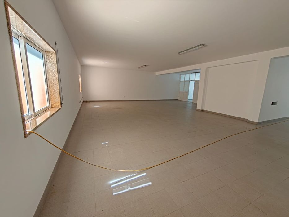 Espaço para Arrendamento - Freamunde, Paços de Ferreira
