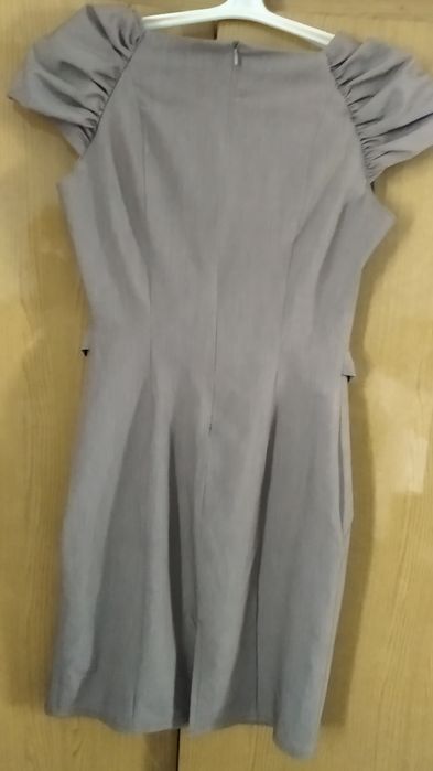 Красиві жіночі плаття.