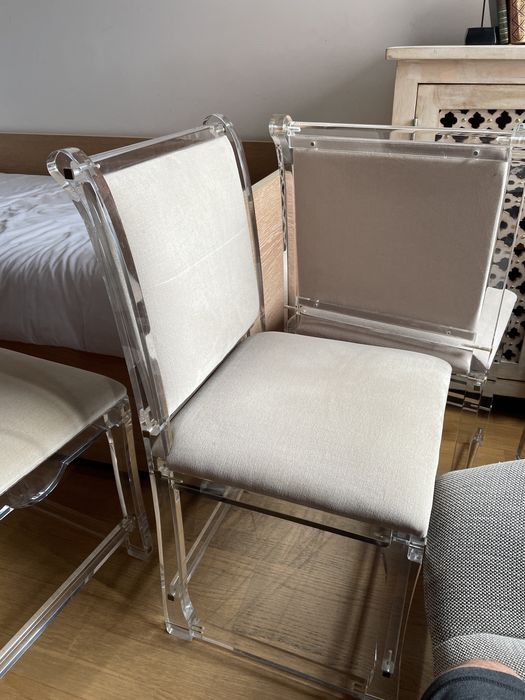 1 Cadeira de PVC estufada