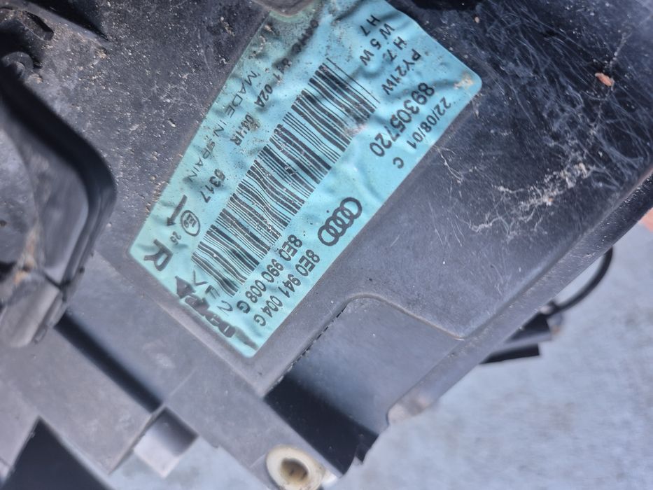 Lampa reflektor prawy Audi A4 B6 Małysz szkło h7