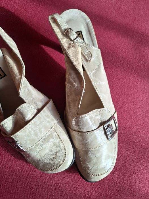 Sprzedam damskie buty ładne